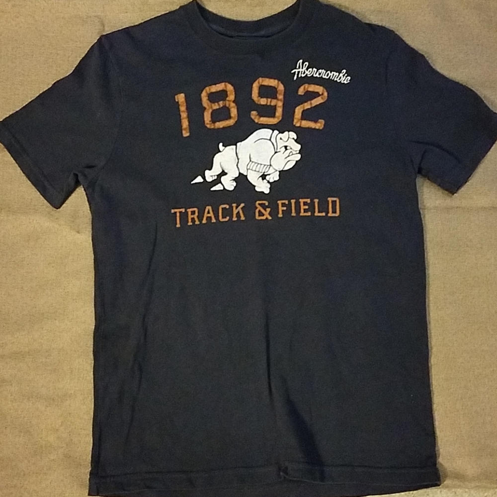 🌼Abercrombie T Shirt